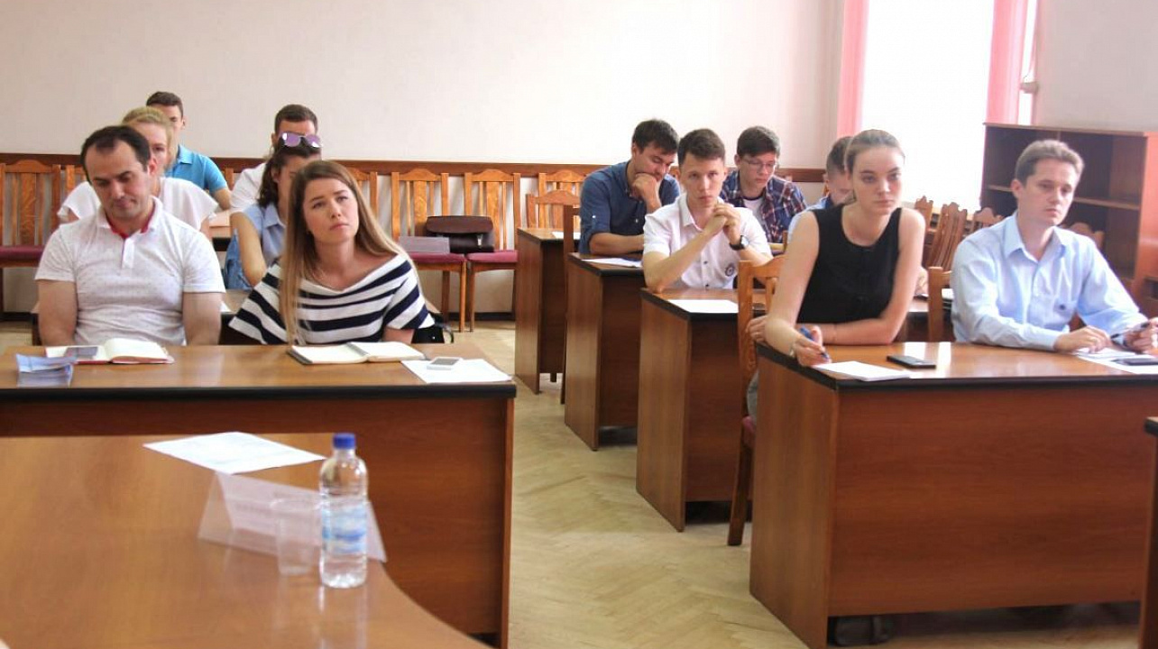 В Западном округе состоялся круглый стол для молодёжи