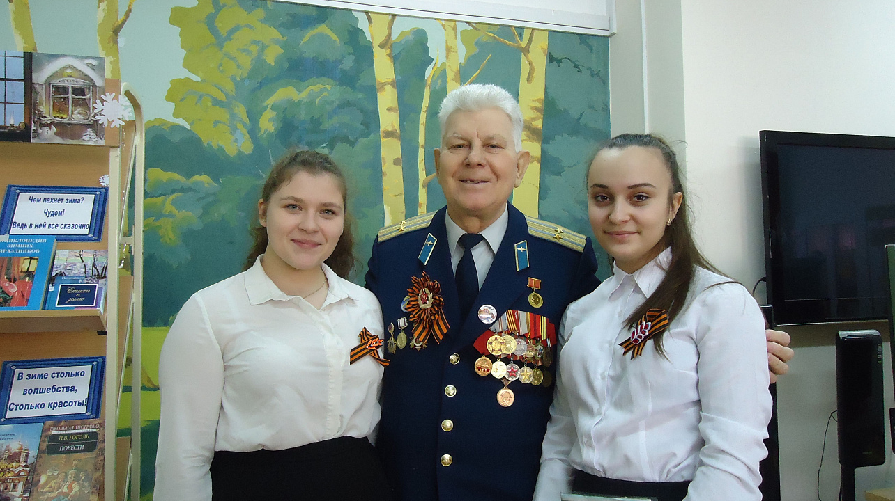 Урок мужества Сталинград прошел в библиотеке Западного округа