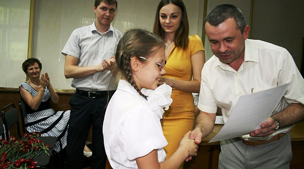 В Прикубанском округе наградили лауреатов конкурса творческой молодежи