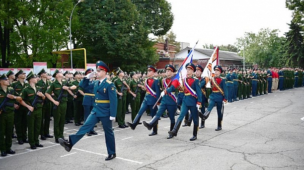 Высшие военные учебные заведения Министерства обороны РФ продолжают набор курсантов в 2021 году