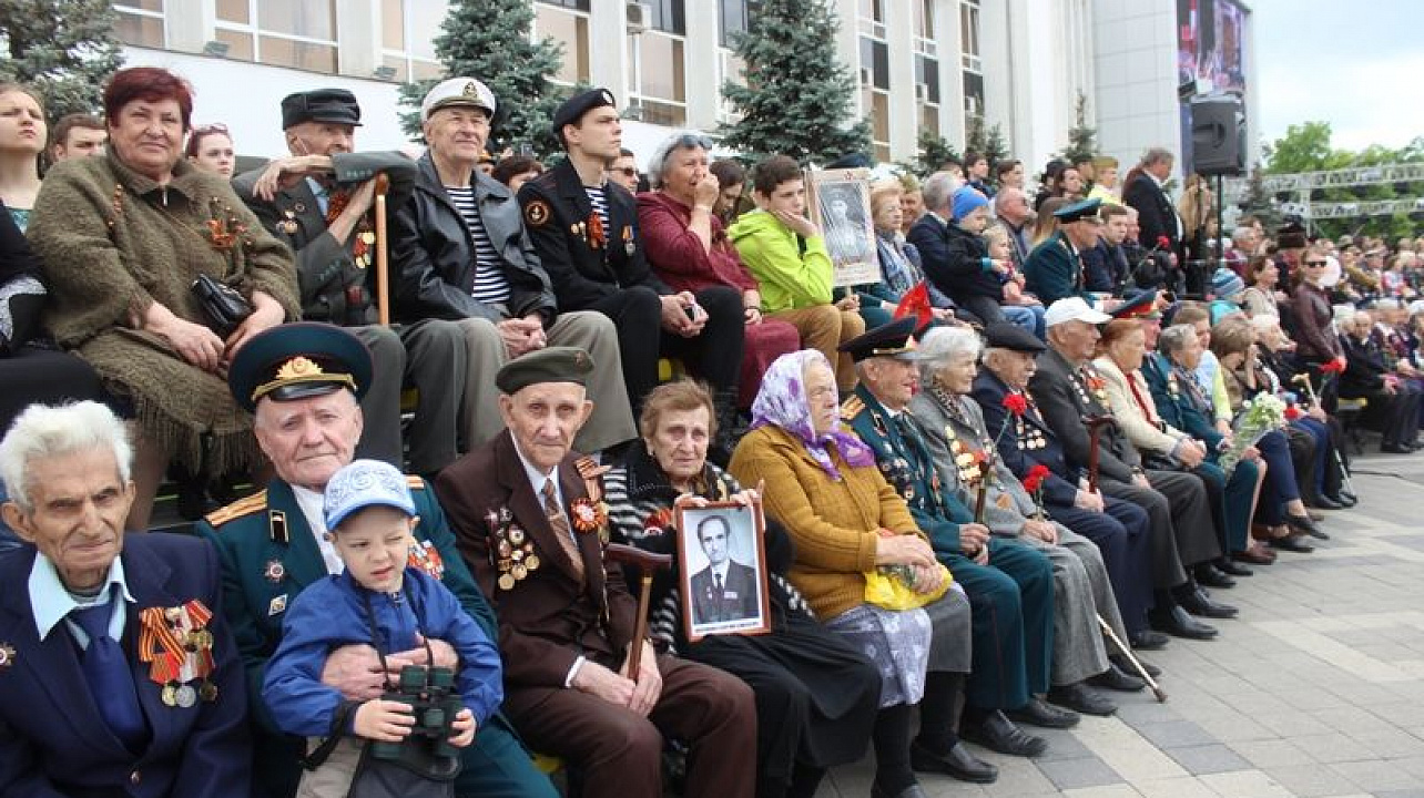 Ветераны Центрального округа приняли участие в военном параде