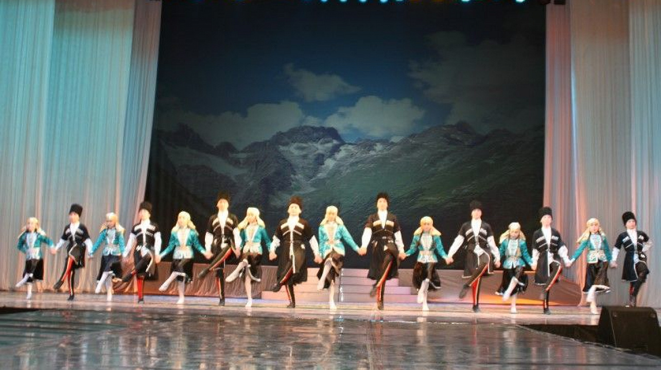 Краснодарский городской молодёжный фестиваль «Песни и танцы народов мира» отметил десятилетний юбилей (12).JPG