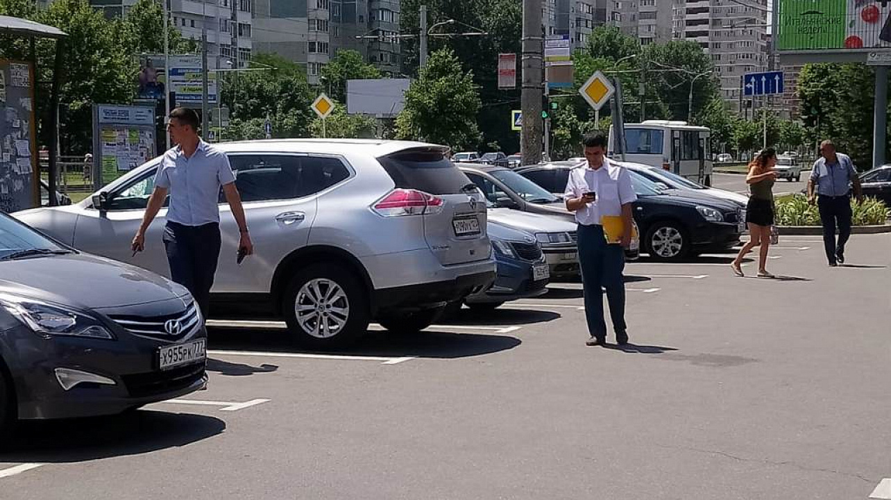 В Западном округе прошел рейд по выявлению налоговых должников