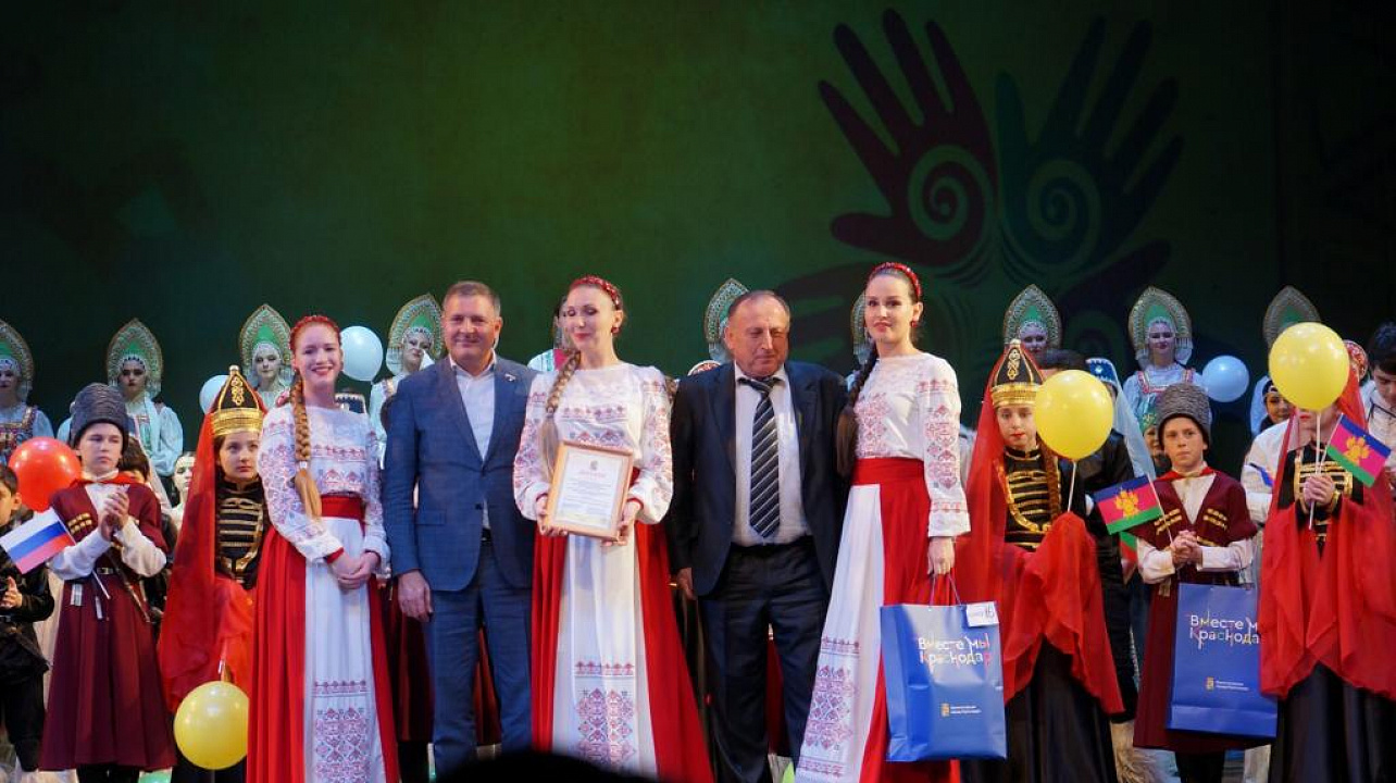 Центр национальных культур принял участие в мероприятиях, приуроченных ко Дню России (21).jpg