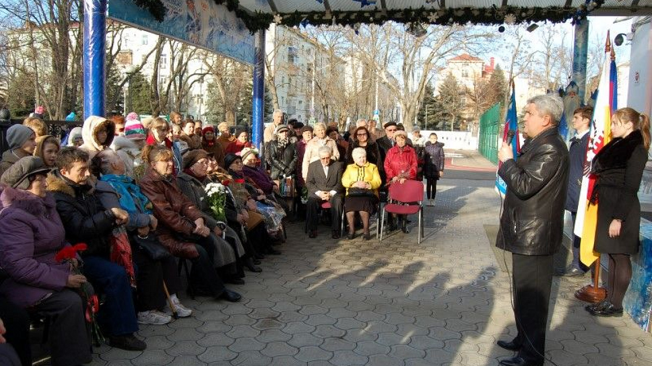 Именем ветерана ВОВ названа школа (2).JPG