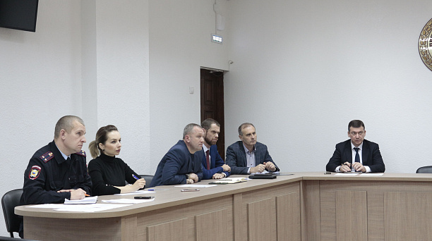 В администрации Прикубанского округа обсудили вопрос ликвидации несанкционированных свалок на территории Индустриального