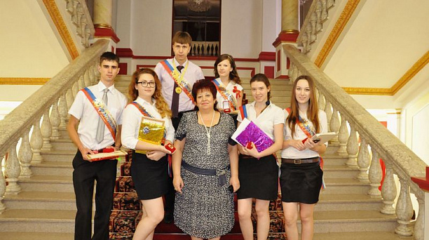 Золотые медали от главы столицы Кубани получили выпускники школ Центрального округа