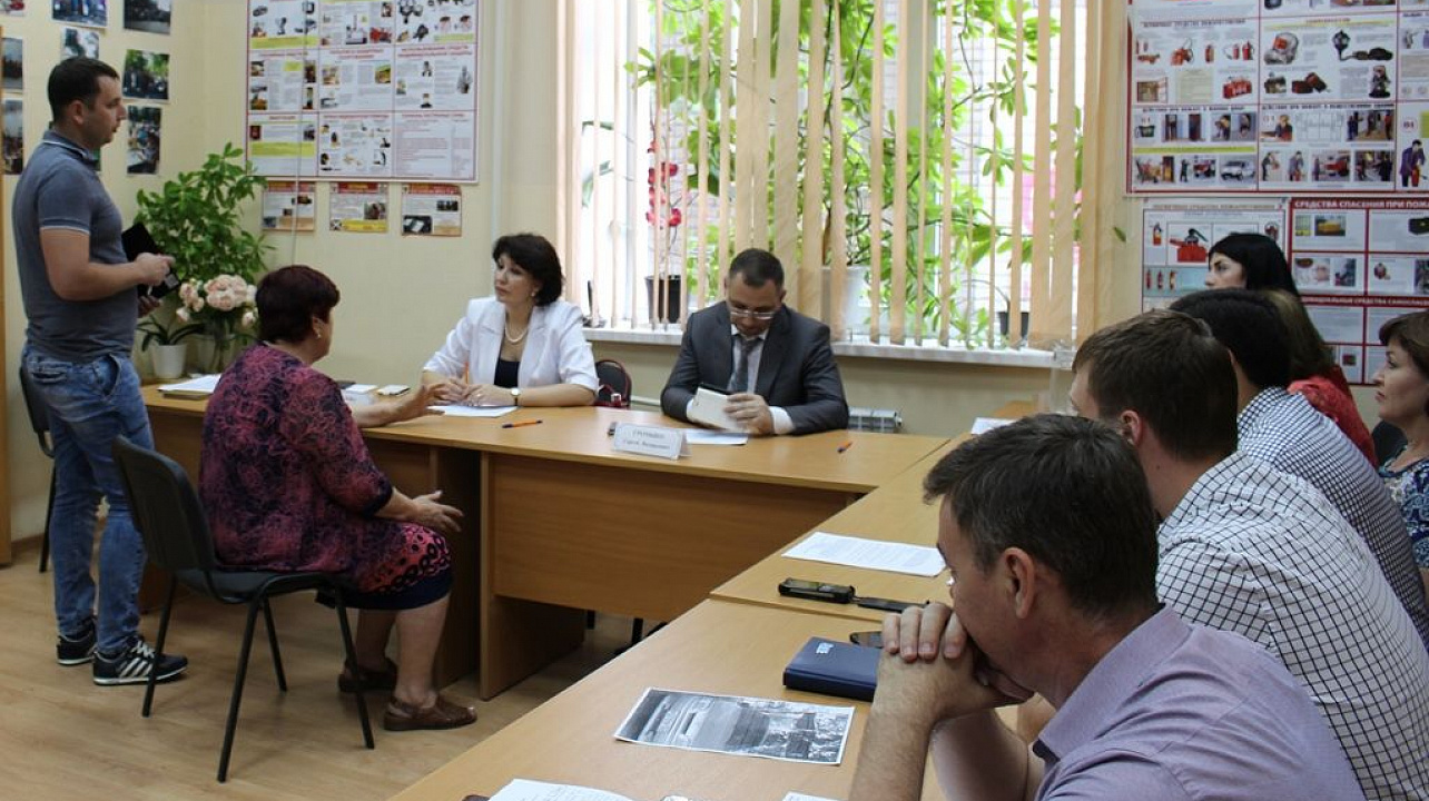 Глава администрации Центрального округа Елена Малова провела прием руководителей органов ТОС