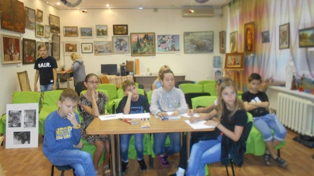 Мастер класс по акварельной живописи для школьников Центре им. Котлярова.jpg