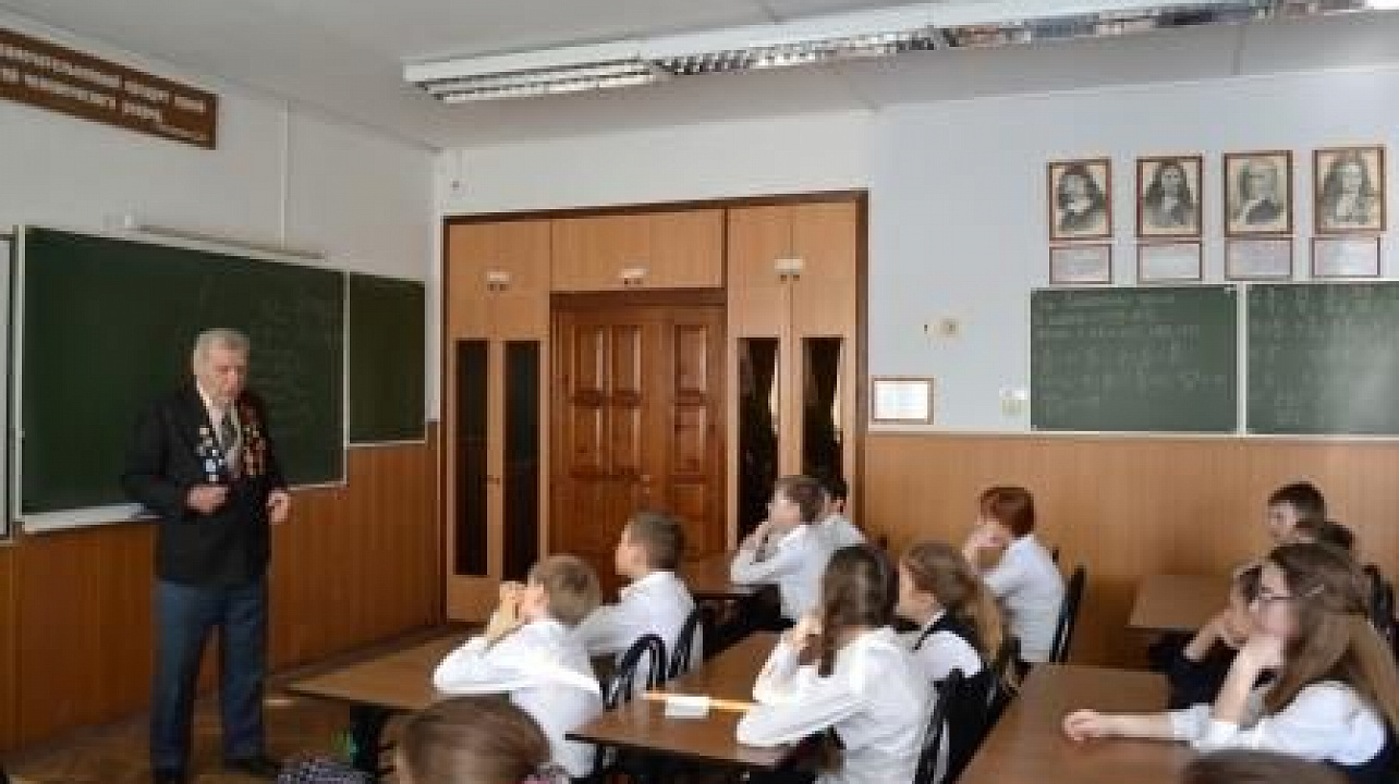 Учащиеся лицея №64 провели радиолинейку к 72-й годовщине снятия блокады Ленинграда