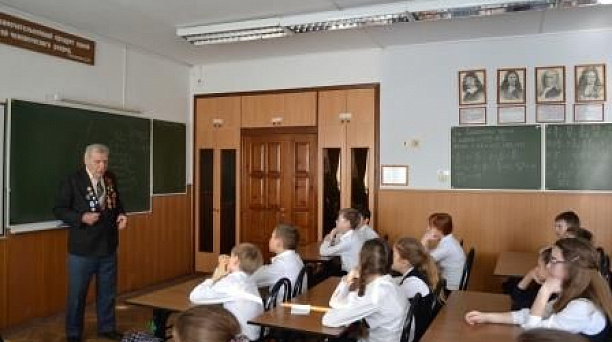 Учащиеся лицея №64 провели радиолинейку к 72-й годовщине снятия блокады Ленинграда