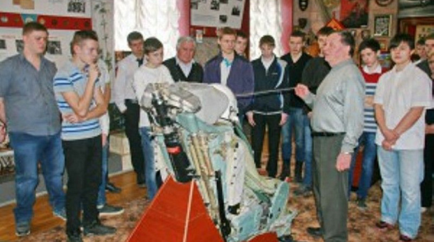 В музее Краснодарского высшего военного авиационного училища летчиков проходят экскурсии