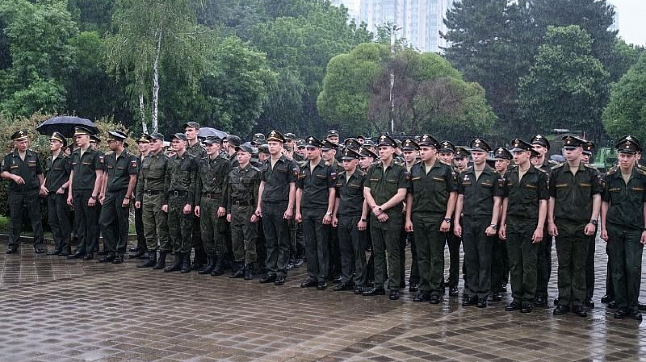 В парке Победы прошел фестиваль ретротехники и клубов исторической реконструкции «Наследие»