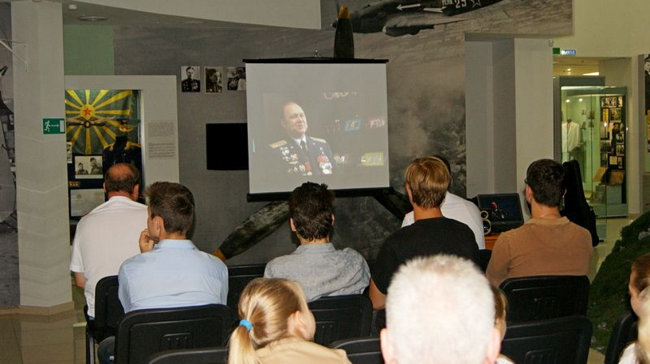 Презентация книги «братишка».JPG