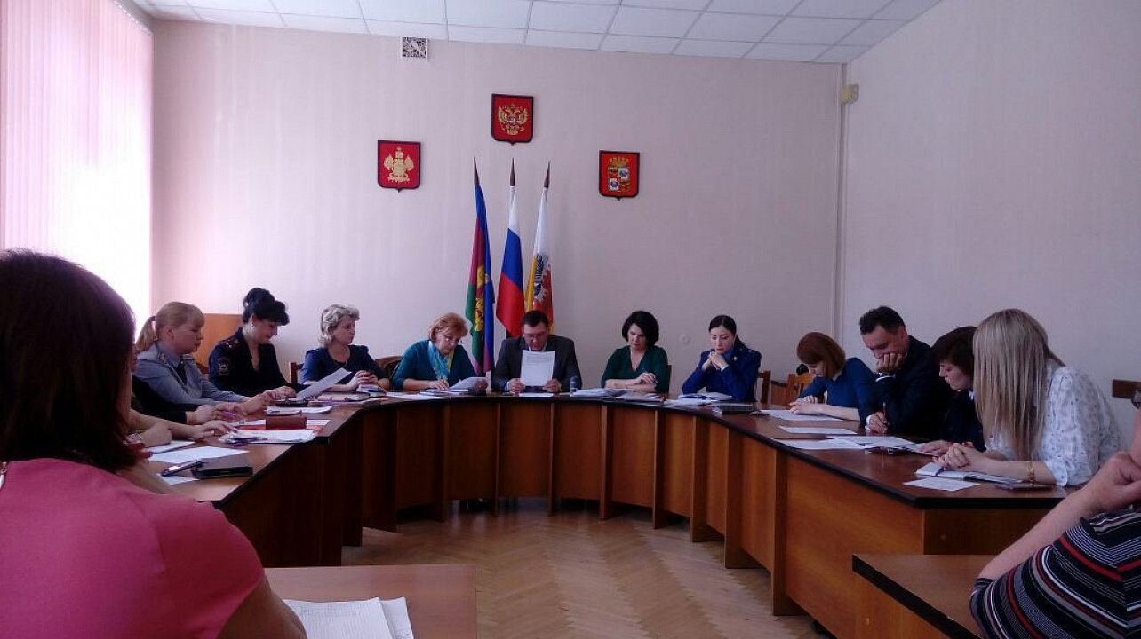 В Западном округе прошло заседание комиссии по делам несовершеннолетних