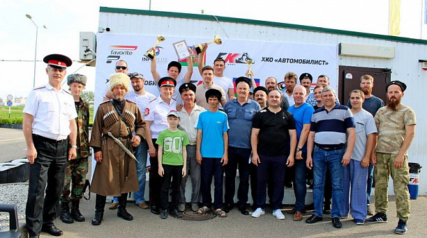 Казаки посоревновались на железных конях