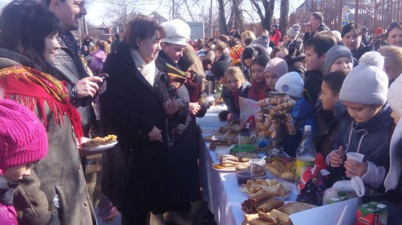 Ярославцы проводили зиму народными гуляньями.jpg