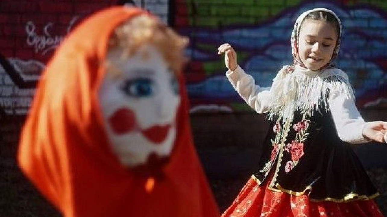 Жители Фестивального проводили зиму