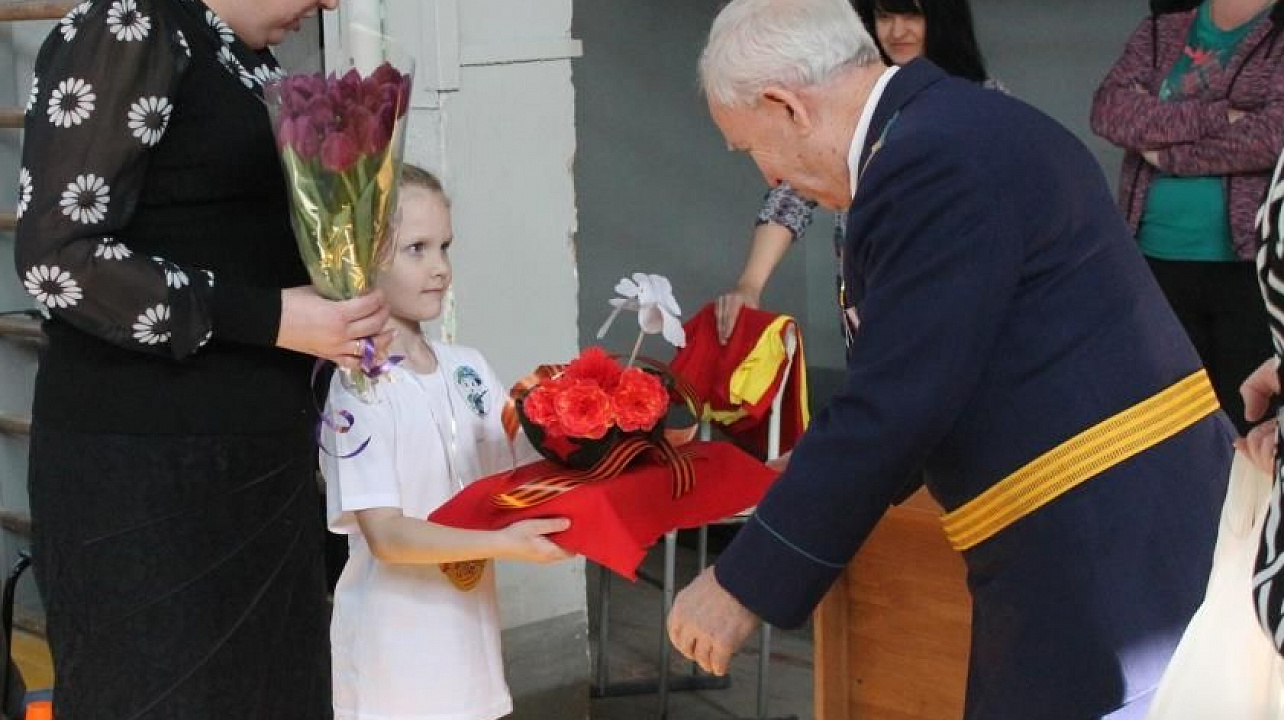 Урок мужества провели в гуманитарно-технологическом колледже Западного округа