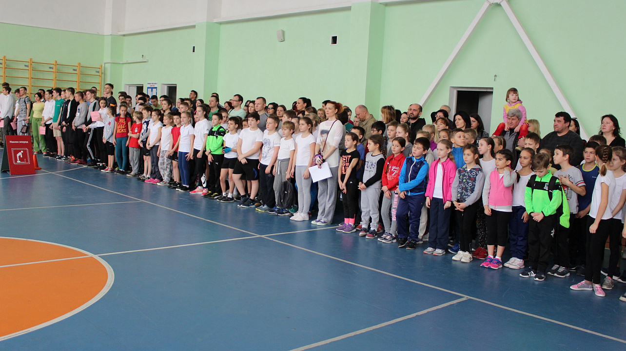 В краснодарской школе № 99 выполнили нормы ГТО