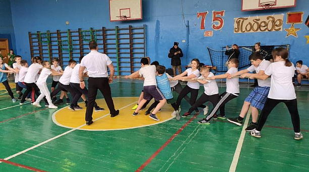 В СОШ№37 прошли казачьи игры