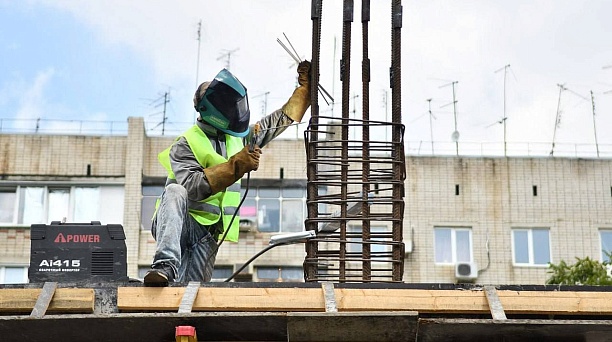 Евгений Наумов и Вера Галушко поздравили краснодарских строителей с профессиональным праздником