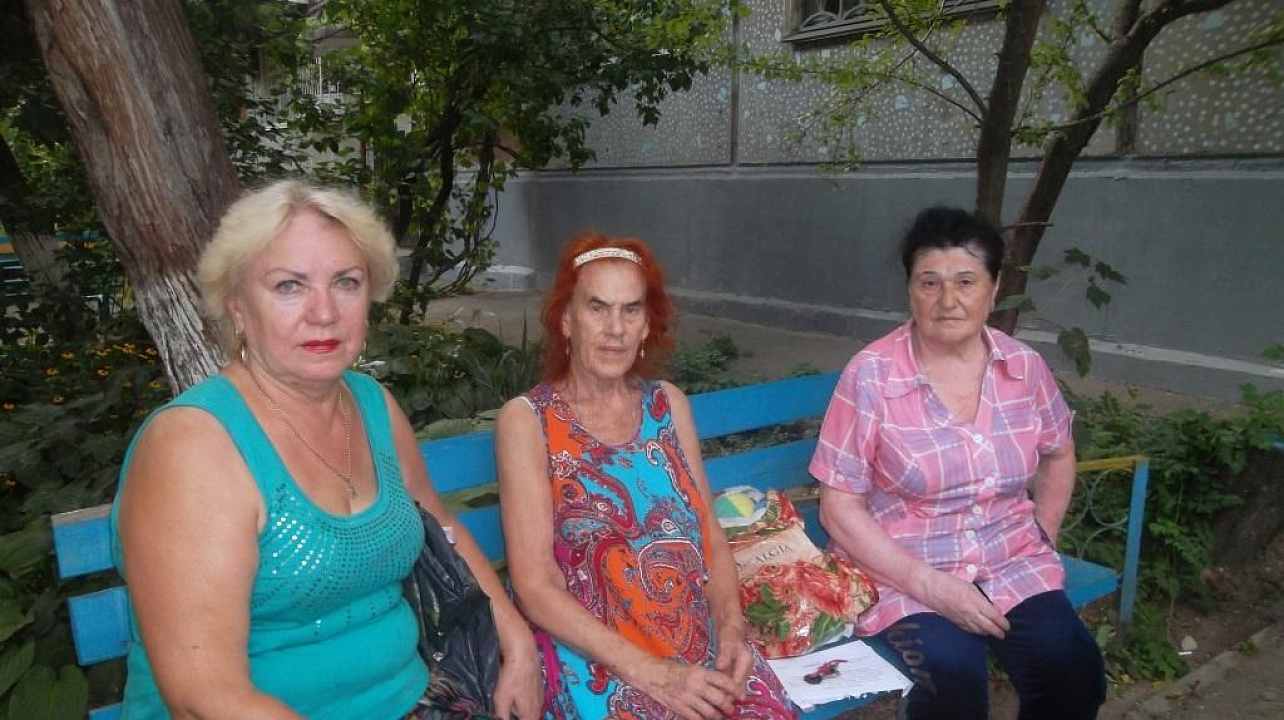 Общественники Гагаринского микрорайона поздравили юбиляров