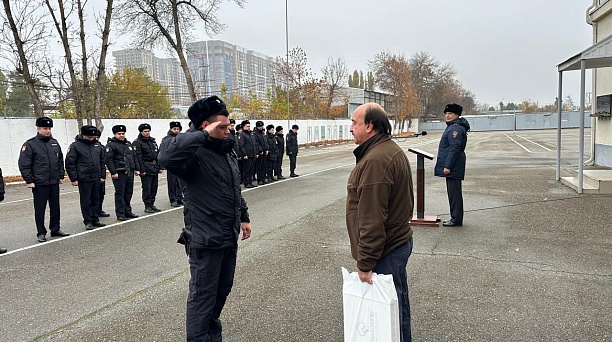 Сотрудников полка ППСП Управления МВД России по городу Краснодару чествовали в Карасунском округе