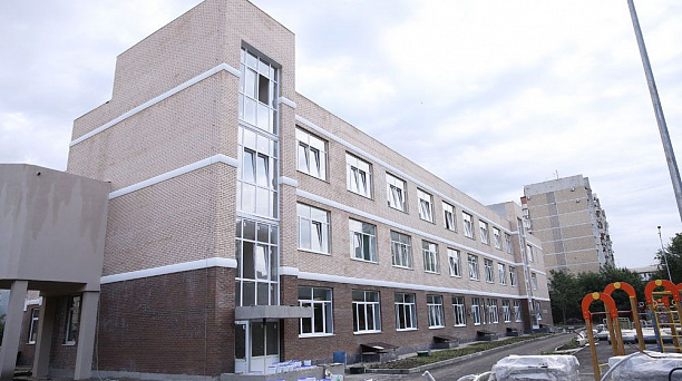 В готовящейся к открытию новой начальной школе в микрорайоне Гидростроителей Краснодара идет монтаж оборудования