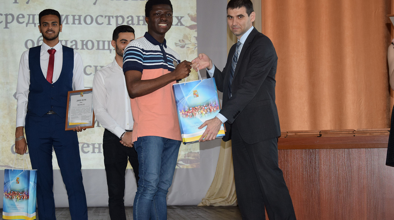 Традиционную Олимпиаду по русскому языку среди иностранных учащихся посвятили 220-летию со дн (9).JPG