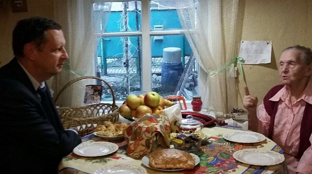 Завуч школы в восемнадцать