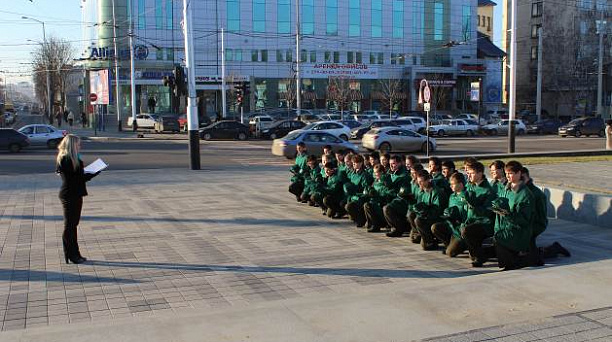 Учащиеся прикубанской школы №67 приняли присягу у Вечного Огня