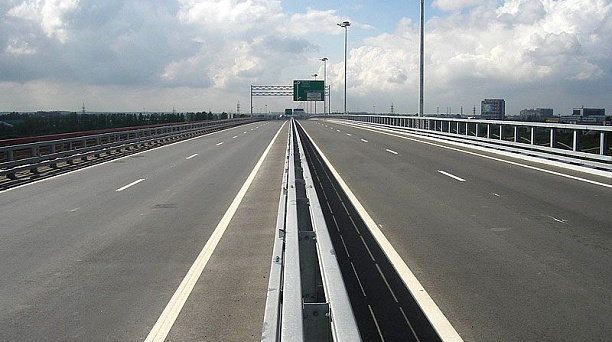 Владимир Евланов поздравил дорожников с профессиональным праздником