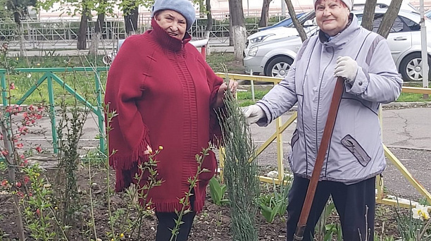 На территории Центрального внутригородского округа ТОС № 384 прошел субботник по месту жительства