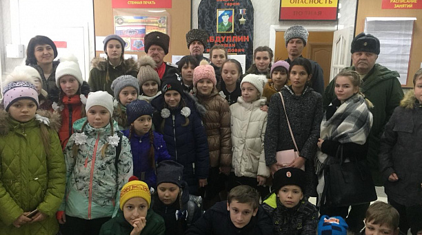 Казаки и ученики школы № 60 посетили воинскую часть