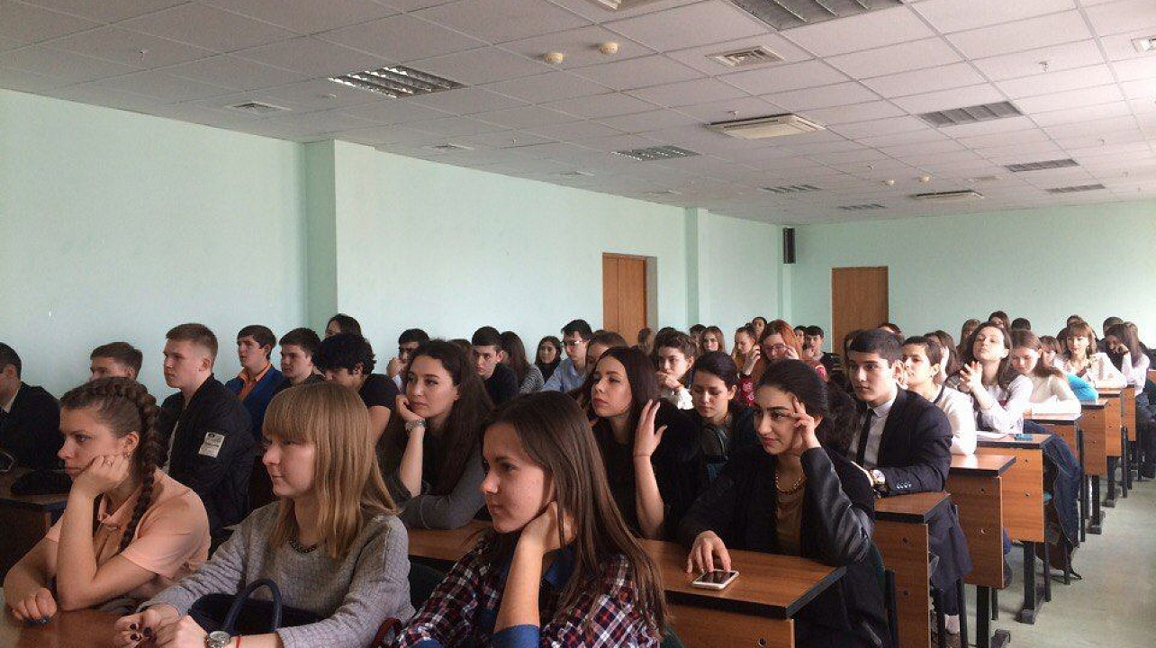 Студенты Западного округа встретились с участником Великой Отечественной войны