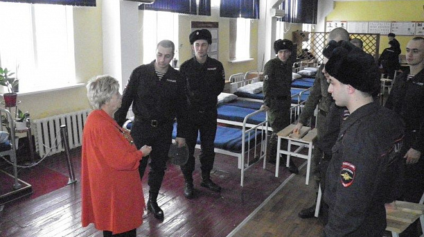 В Центральном округе проходят встречи ветеранов ВОВ с военнослужащими