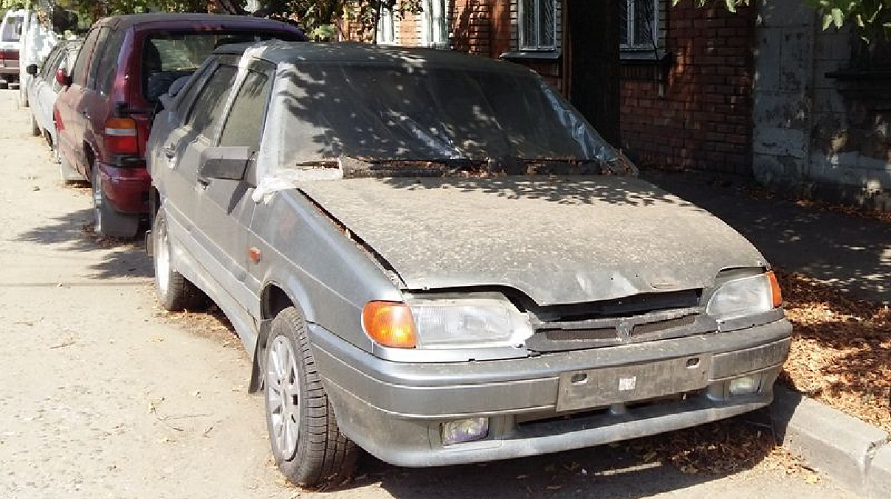 В Центральном округе продолжается работа по выявлению брошенных автомобилей