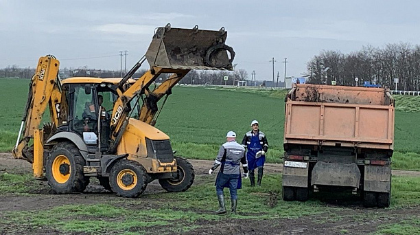Сотрудники «Краснодар Водоканала» присоединились к челленджу #trashtag по уборке мусора
