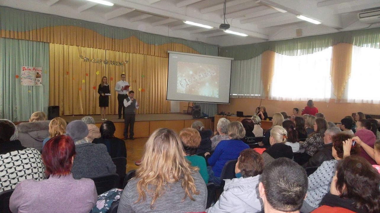 Депутат гордумы Зорик Садоян поздравил с праздником многодетных матерей