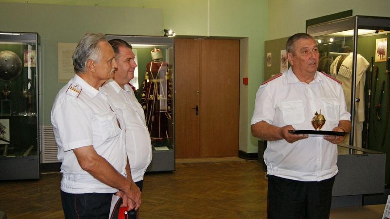 Казаки Екатеринодарского РКО встретили капсулы с землёй с малой родины императрицы Екатерины Великой