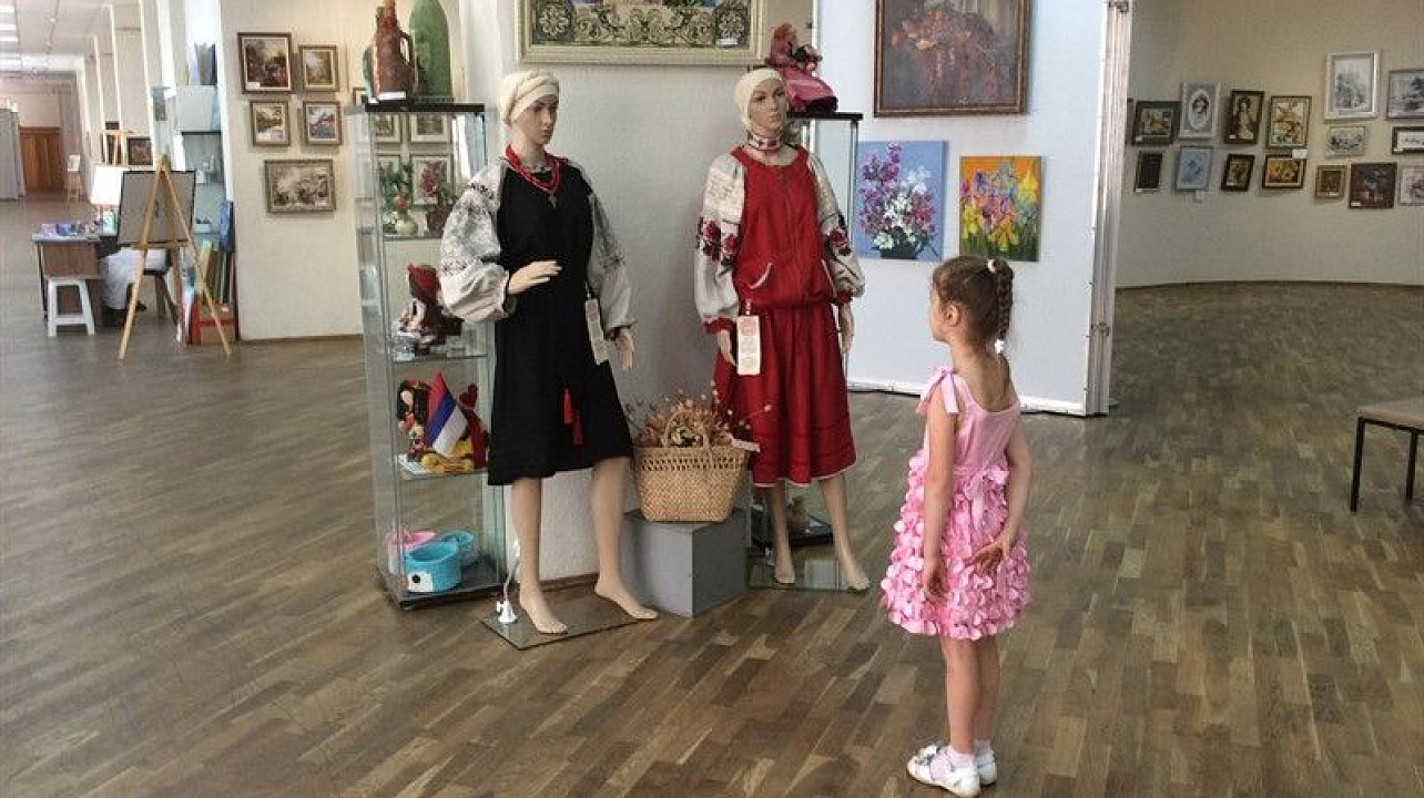 Завершилась юбилейная выставка «Мир женщины».jpg