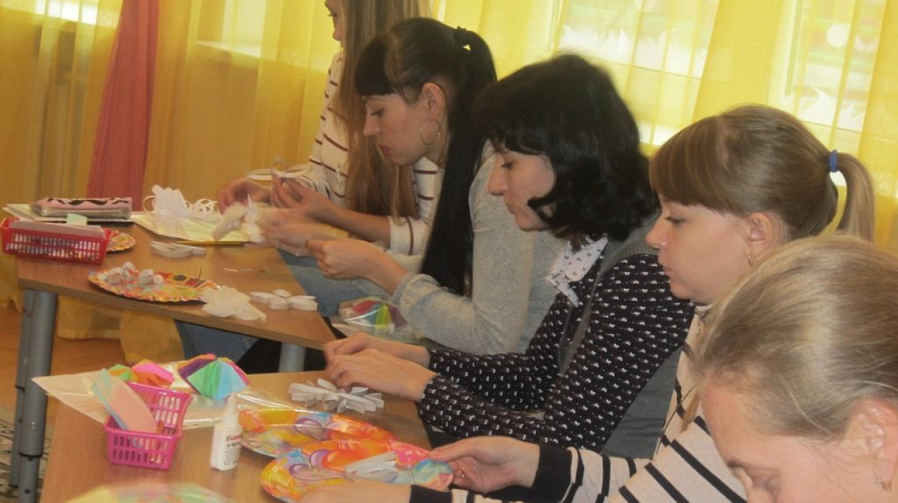 В детском саду Западного округа прошел семинар «Новогодние чудеса своими руками»