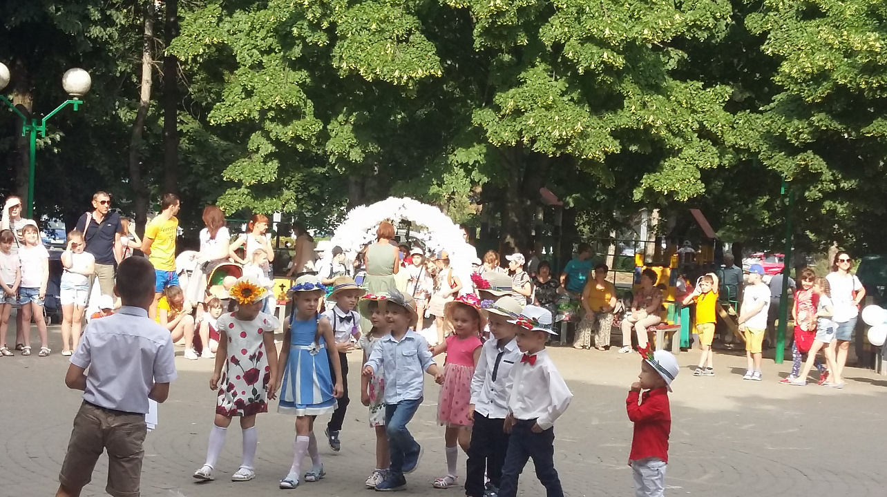 «Детства яркая планета» - театрализованное представление для жителей Прикубанского округа