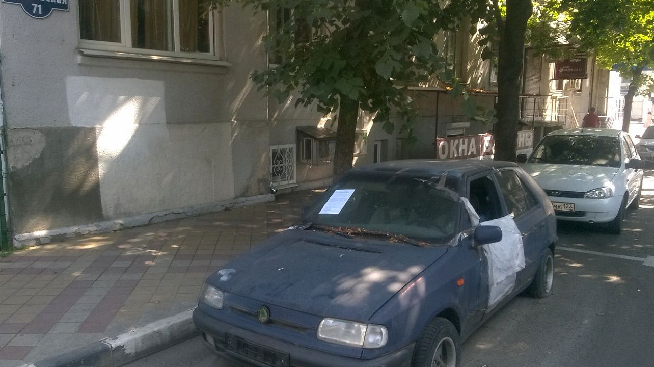 В Западном округе прошел мониторинг улиц с целью выявление брошенных транспортных средств