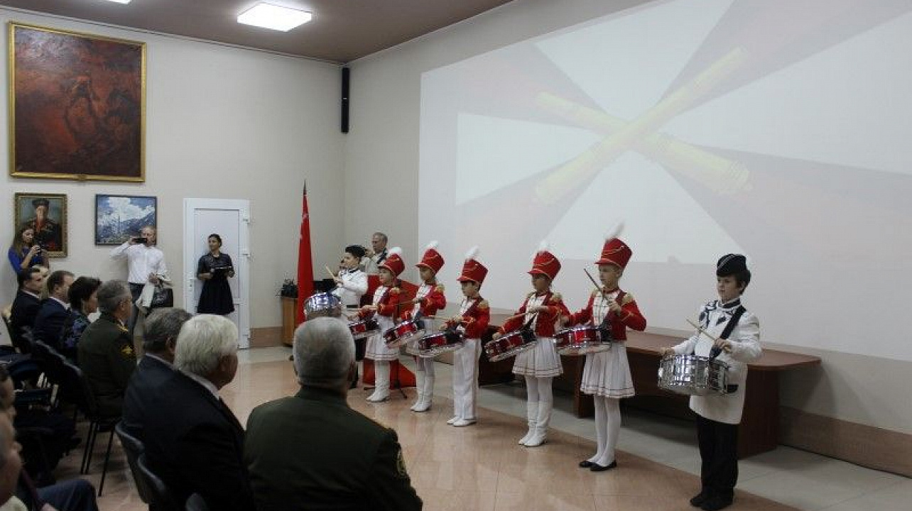 Ветераны ракетных войск и авиации принимают поздравления (1).JPG