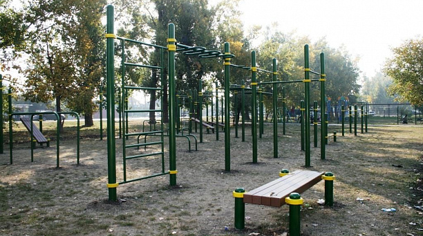 В Прикубанском округе по улице Бийской построили новую спортплощадку