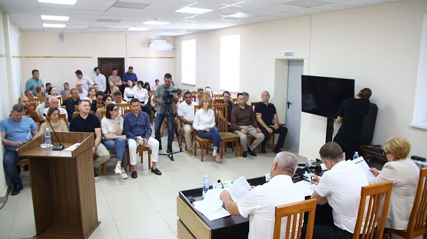 Дорогу между КП «Крепость» и посёлком Плодородным по поручению Евгения Наумова построят до 1 сентября