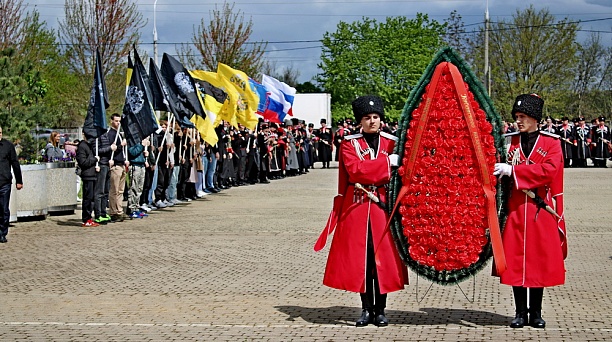 Казаки почтили память главнокомандующего Добровольческой армией Лавра Корнилова и жертв Гражданской войны