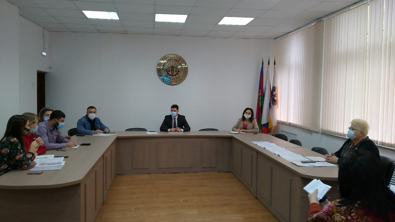 В администрации Прикубанки обсудили планы по благоустройству улицы Стахановской